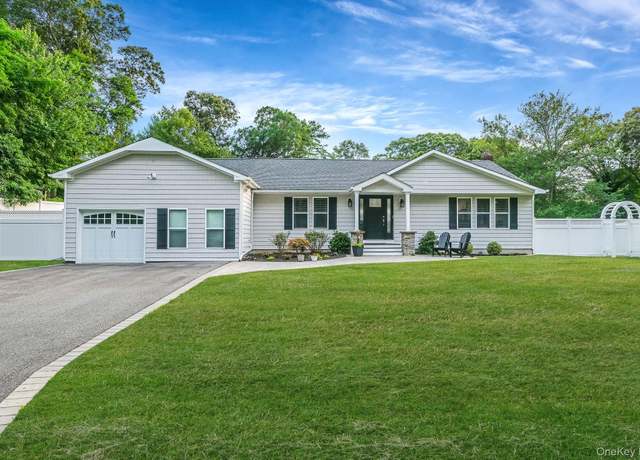 Property at 4 Saint Marks Pl, Stony Brook, NY 11790, 7 beds, 3.5 baths