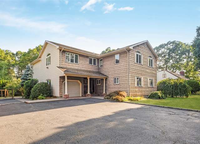 Property at 1340 Spur Dr S, Islip, NY 11751, 5 beds, 3 baths