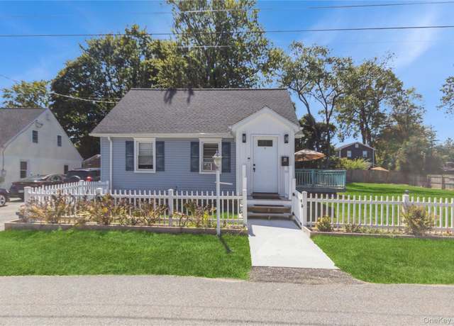 Property at 6 Dellacona Rd, Carmel, NY 10512, 3 beds, 1 bath