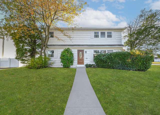 Property at 52 State St, Valley Stream, NY 11580, 4 beds, 2 baths