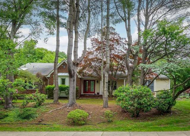 Property at 1 Ledgewood Cir, East Setauket, NY 11733, 3 beds, 3 baths