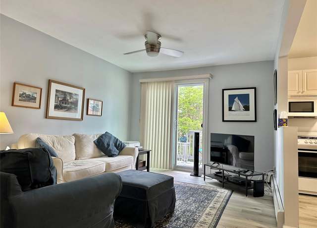 Property at 146 Fairharbor Dr #146, Patchogue, NY 11772, 1 bed, 1 bath