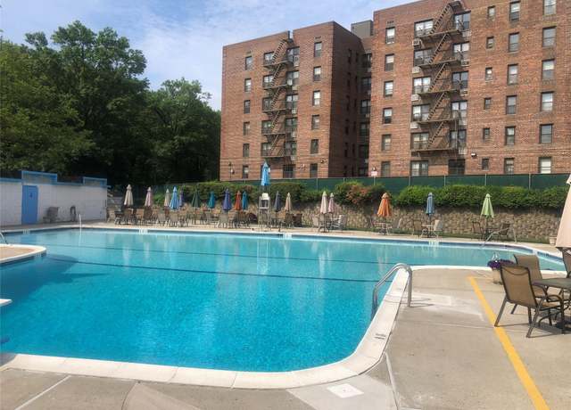 Property at 226-26 Union Tpke Unit 2K, Oakland Gardens, NY 11364, 2 beds, 1 bath