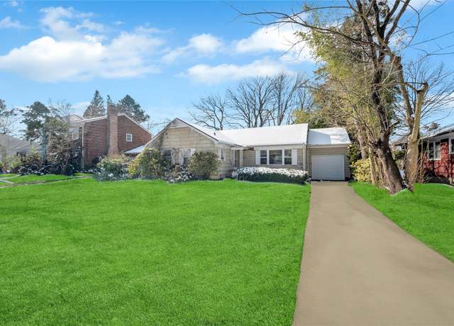 Property at 51 Tobin Ave, Great Neck, NY 11021, 3 beds, 2 baths