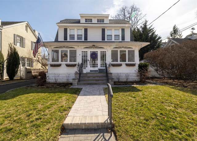 Property at 101 Harvard Ave, Rockville Centre, NY 11570, 3 beds, 2 baths