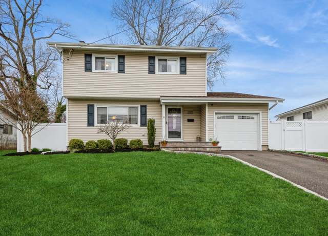 Property at 2393 Wallen Ln, North Bellmore, NY 11710, 3 beds, 2.5 baths
