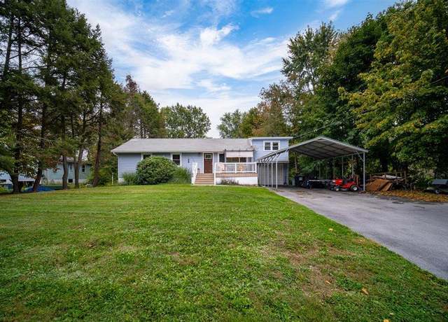 Property at 4 Tappan Dr, Monroe, NY 10950, 6 beds, 3 baths