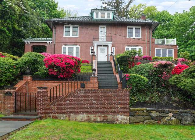 Property at 26 Lincoln Ave, Ardsley, NY 10502, 6 beds, 2.5 baths