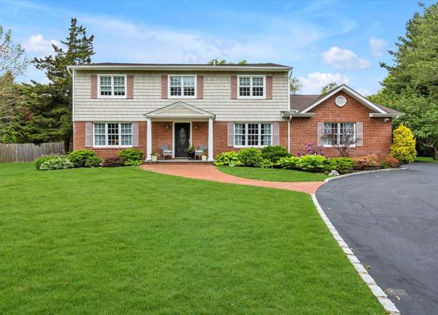 Property at 8 Bank Ct, Greenlawn, NY 11740, 5 beds, 3.5 baths