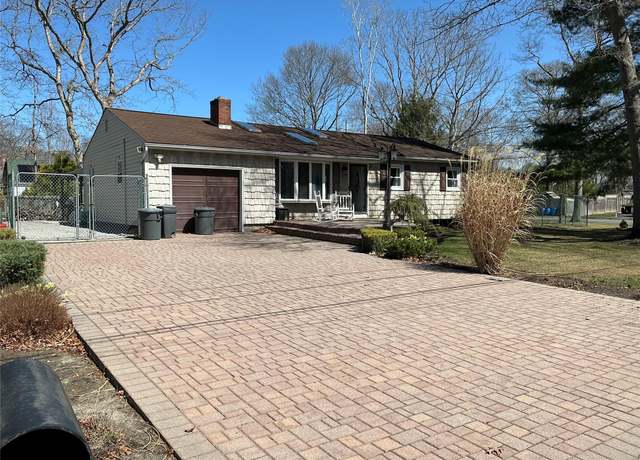 Property at 175 Crestwood Dr, Shirley, NY 11967, 3 beds, 1 bath