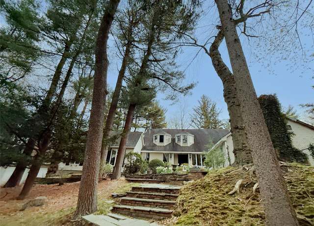 Property at 8 Woodstock Ct, Muttontown, NY 11771, 5 beds, 4 baths