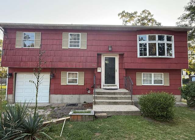 Property at 116 Phyllis Dr, Patchogue, NY 11772, 5 beds, 3 baths