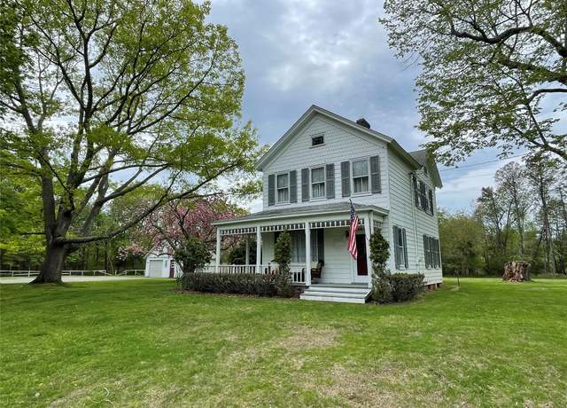 Property at 2055 Boisseau Ave, Southold, NY 11971, 3 beds, 1.5 baths