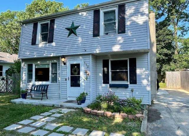 Property at 112 Floyd Rd, Shirley, NY 11967, 5 beds, 2 baths
