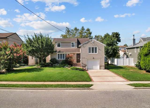 Property at 3432 Bayfield Blvd, Oceanside, NY 11572, 4 beds, 2 baths