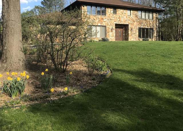 Property at 2 Squirrelwood Ct, New City, NY 10956, 5 beds, 3.5 baths