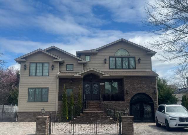 Property at 2415 Maple Ave, Seaford, NY 11783, 6 beds, 3 baths