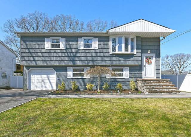 Property at 330 Port Ave, Ronkonkoma, NY 11779, 3 beds, 2 baths
