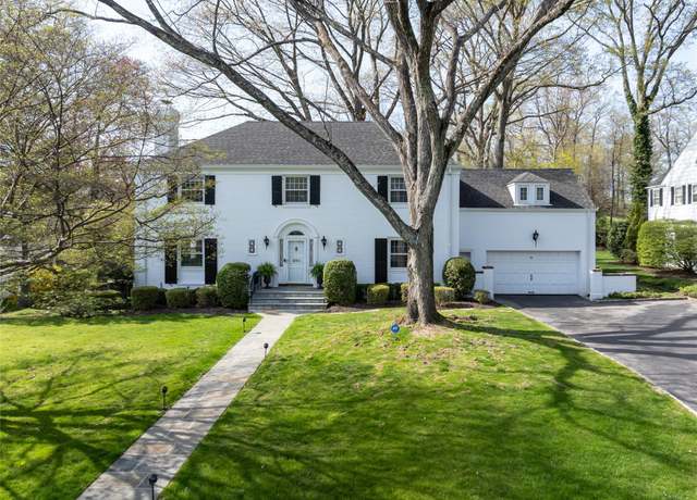 Property at 250 Oxford Rd, New Rochelle, NY 10804, 4 beds, 4.5 baths