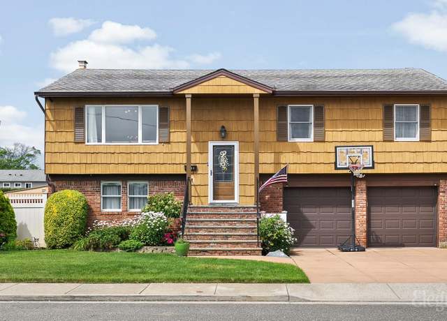 Property at 3408 Parkway Dr, Baldwin, NY 11510, 4 beds, 3 baths