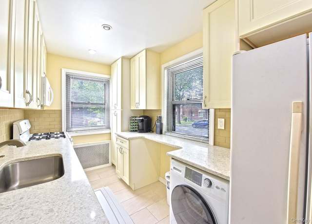 Property at 5766 246th Cres Unit F8, Douglaston, NY 11362, 2 beds, 1 bath