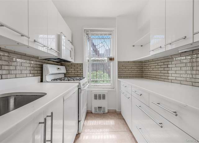 Property at 72-10 112 St Unit 5H, Forest Hills, NY 11375, 2 beds, 1.5 baths
