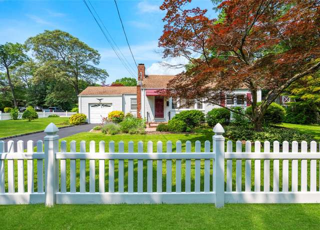Property at 224 Washington Ave, Saint James, NY 11780, 2 beds, 1 bath