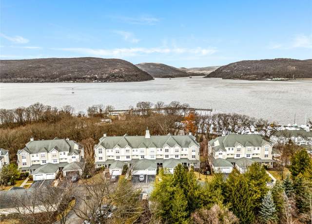 Property at 527 Viewpoint Ter #527, Peekskill, NY 10566, 2 beds, 2.5 baths