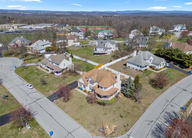 Property at 2 Colt Ct, Goshen, NY 10924, 5 beds, 3.5 baths