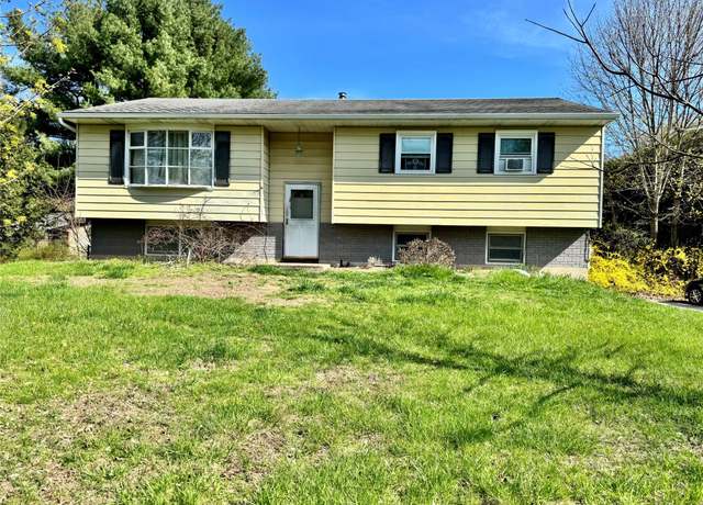 Property at 7 Jonathan Dr, Staatsburg, NY 12580, 3 beds, 1 bath