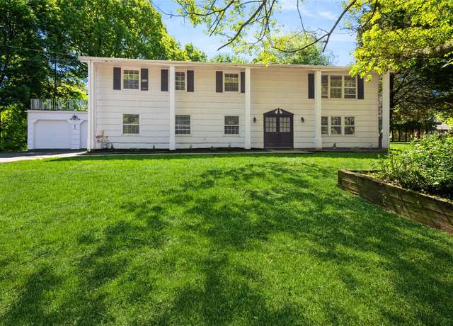Property at 4 Skokie Ln, Pomona, NY 10970, 4 beds, 2.5 baths