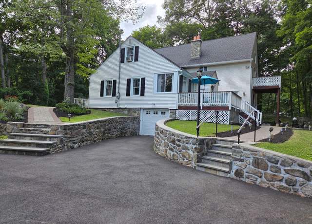 Property at 62 Oscawana Lake Rd, Putnam Valley, NY 10579, 3 beds, 3 baths
