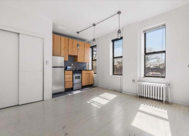 Property at 39-75 56th St Unit 5J, Woodside, NY 11377, 1 bath
