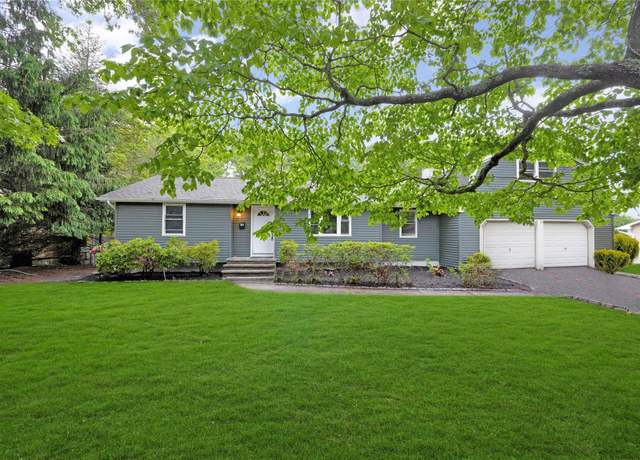Property at 17 Lolly Ln, Centereach, NY 11720, 4 beds, 2.5 baths