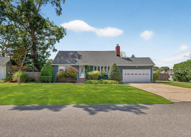Property at 335 Mccall Ave, West Islip, NY 11795, 4 beds, 2 baths
