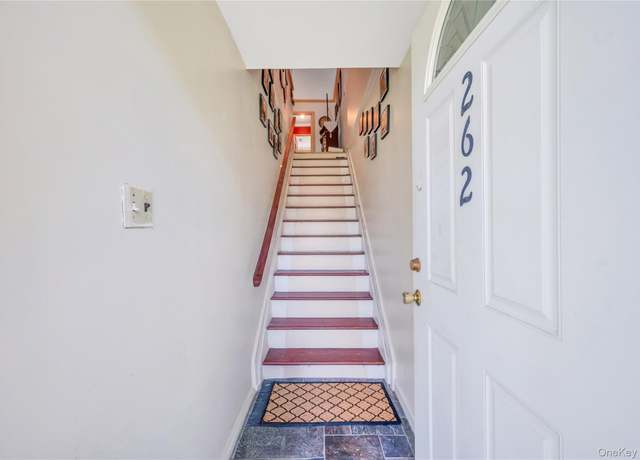 Property at 262 Artist Lake Dr, Middle Island, NY 11953, 1 bed, 1 bath