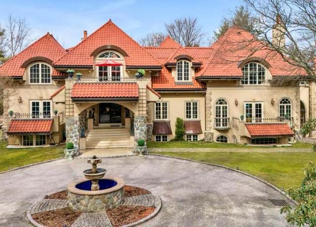 Property at 12 Sloanes Ct, Sands Point, NY 11050, 5 beds, 5 baths