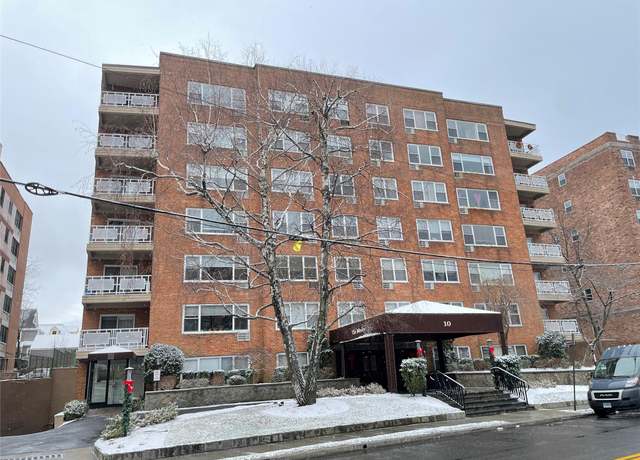 Property at 10 Old Mamaroneck Rd Unit 2F, White Plains, NY 10605, 1 bed, 1 bath