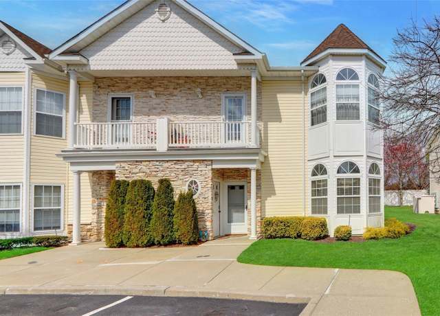 Property at 501 Narragansett Villas Dr #501, Lindenhurst, NY 11757, 2 beds, 2 baths