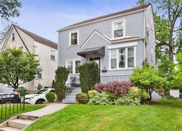 Property at 32 Central Pkwy, Mount Vernon, NY 10552, 3 beds, 2.5 baths