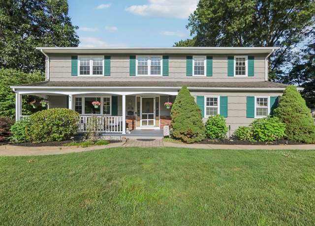 Property at 1 Martha Ln, Pearl River, NY 10965, 4 beds, 3 baths