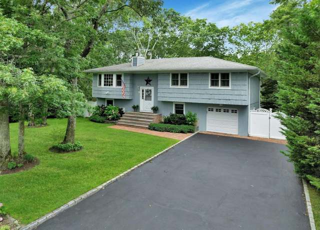 Property at 18 Hubbard Ln, Hampton Bays, NY 11946, 5 beds, 2 baths