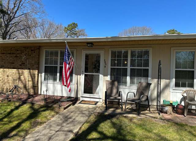 Property at 305 Torquay Ct Unit B, Ridge, NY 11961, 2 beds, 1 bath