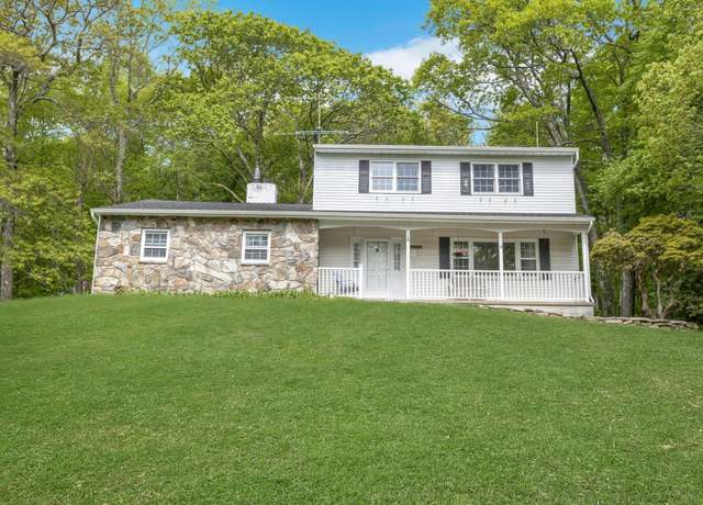 Property at 28 Mey Crescent Rd, Stormville, NY 12582, 4 beds, 2.5 baths