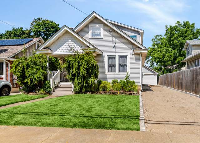 Property at 2536 Washington Ave, Oceanside, NY 11572, 4 beds, 2.5 baths