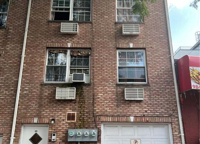 Property at 990 Jennings St, Bronx, NY 10459, 7 beds, 5 baths