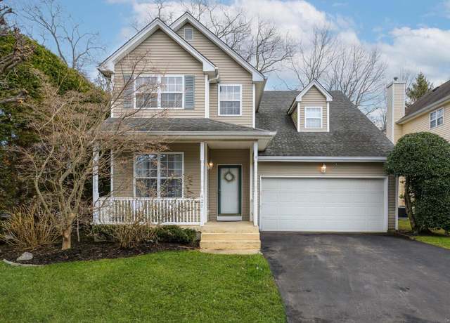 Property at 420 Mystic Way, Bay Shore, NY 11706, 4 beds, 2.5 baths