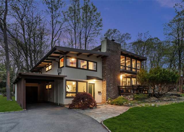Property at 41 Eastern Dr, Ardsley, NY 10502, 4 beds, 2.5 baths