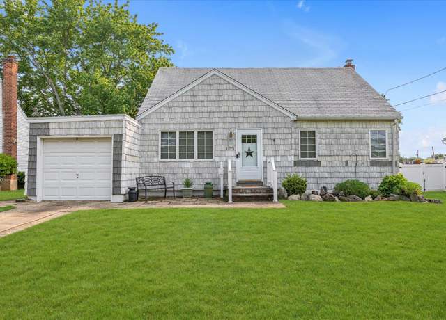 Property at 2693 Fox Rd, Baldwin, NY 11510, 4 beds, 1 bath