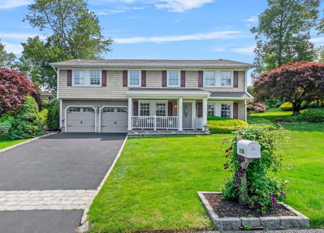 Property at 1658 Summit St, Yorktown Heights, NY 10598, 4 beds, 2.5 baths